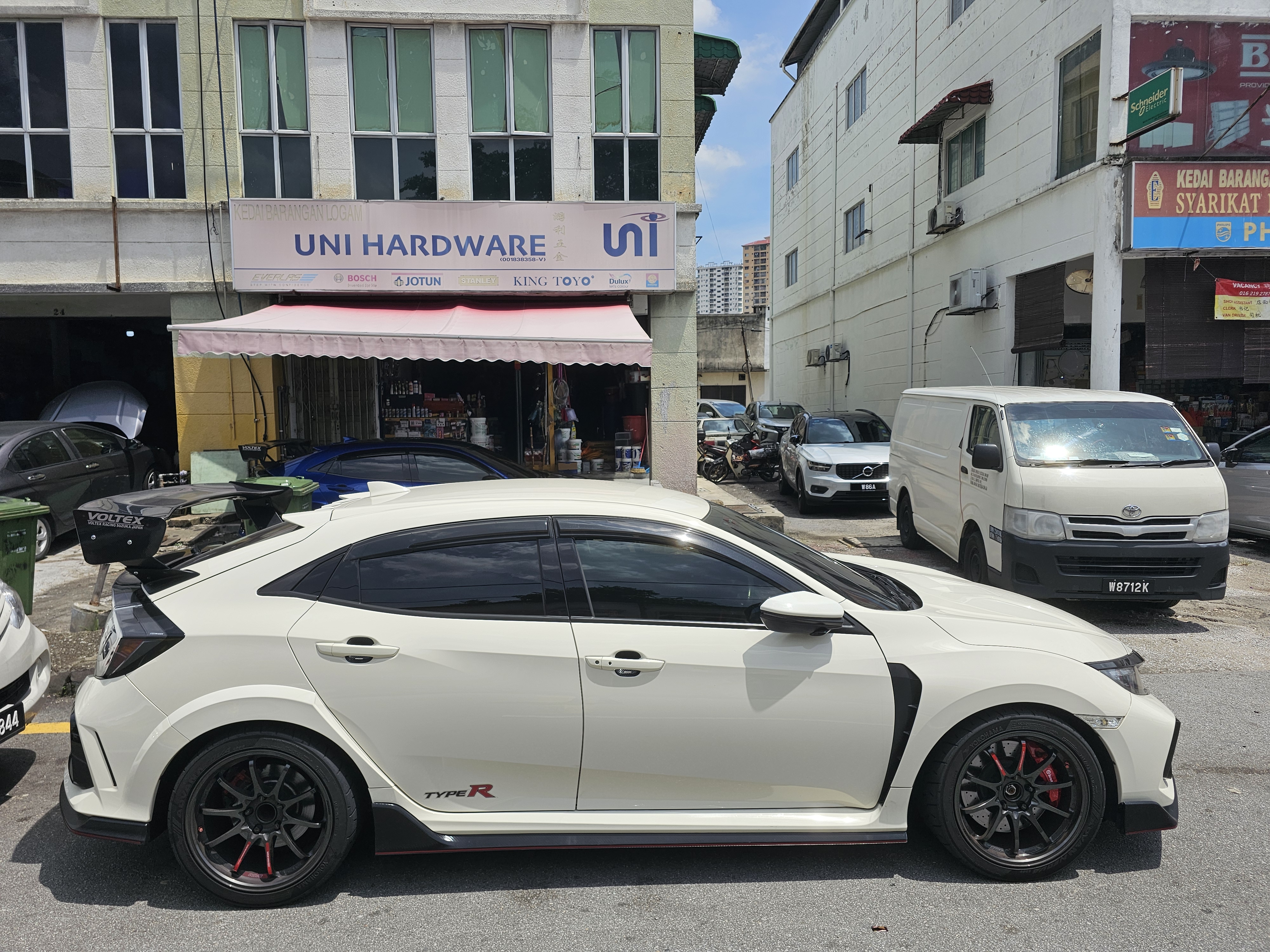 Uni Hardware in Kuala Lumpur, photo 3