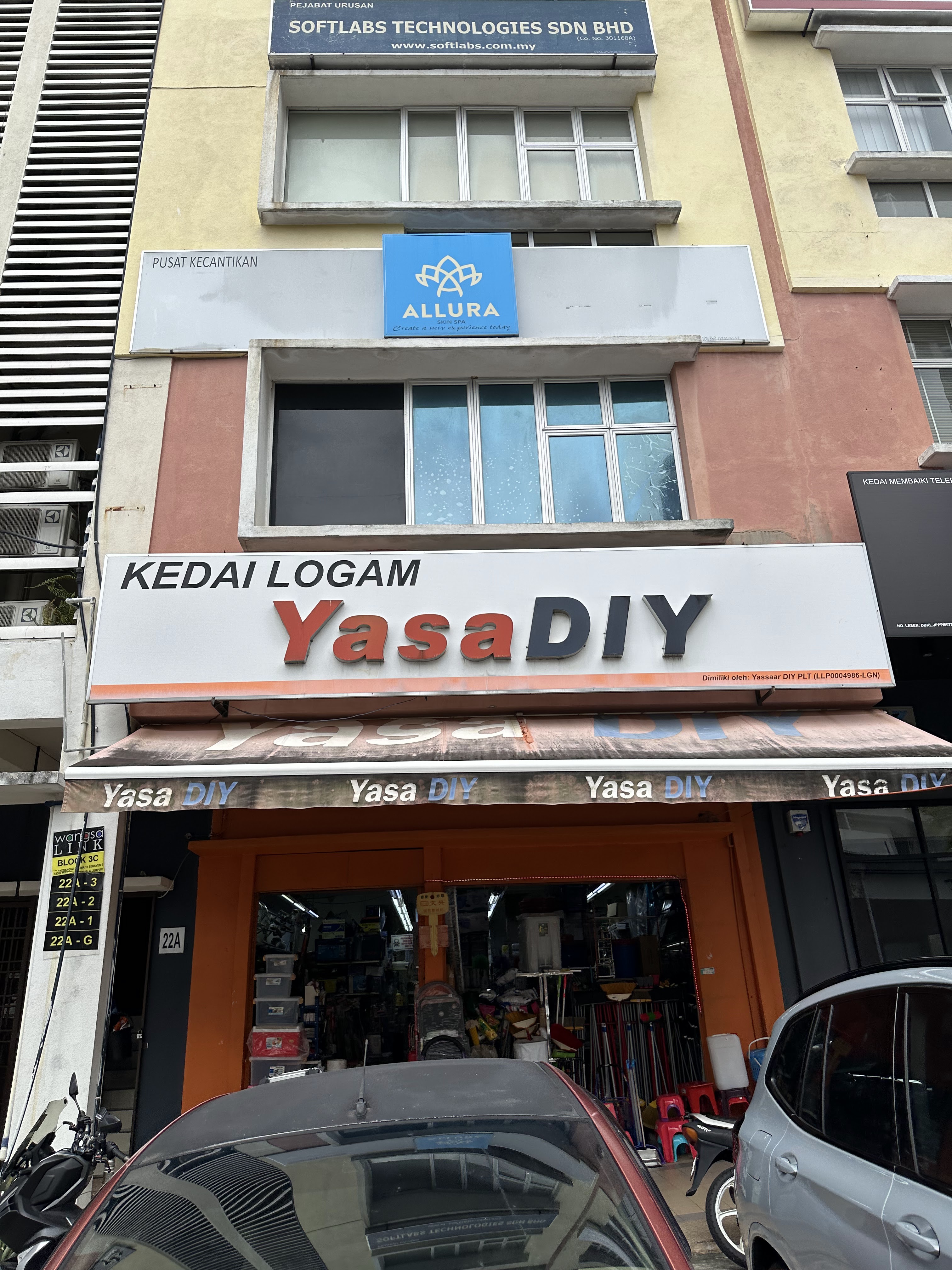 Shopfront of Yasa DIY